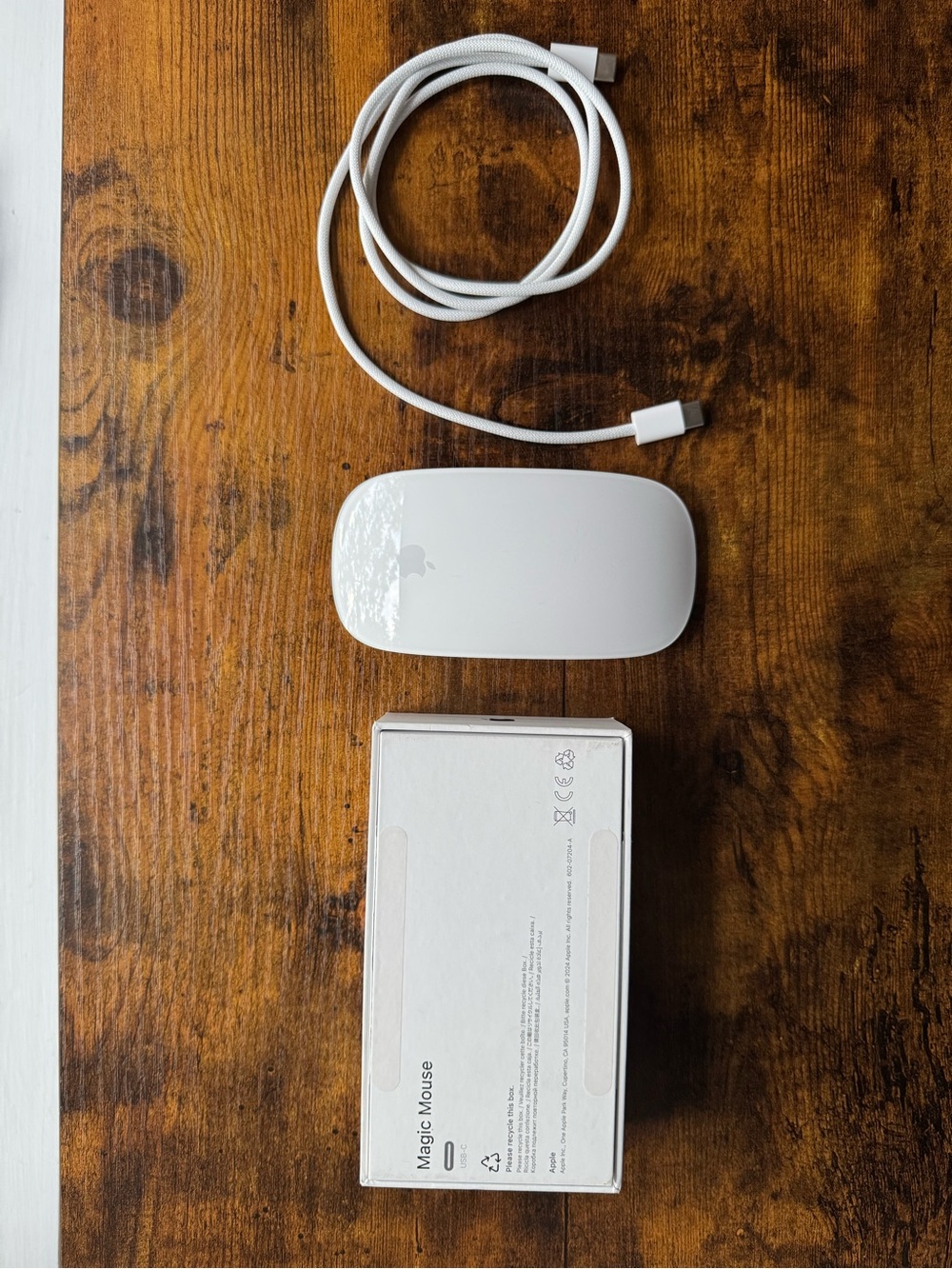 Apple Magic Mouse - Glossy White with White Braided Cable